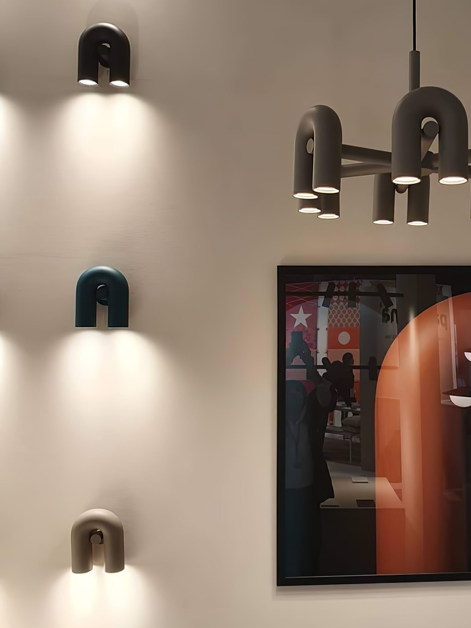 Samtida U-formad Vägglampa