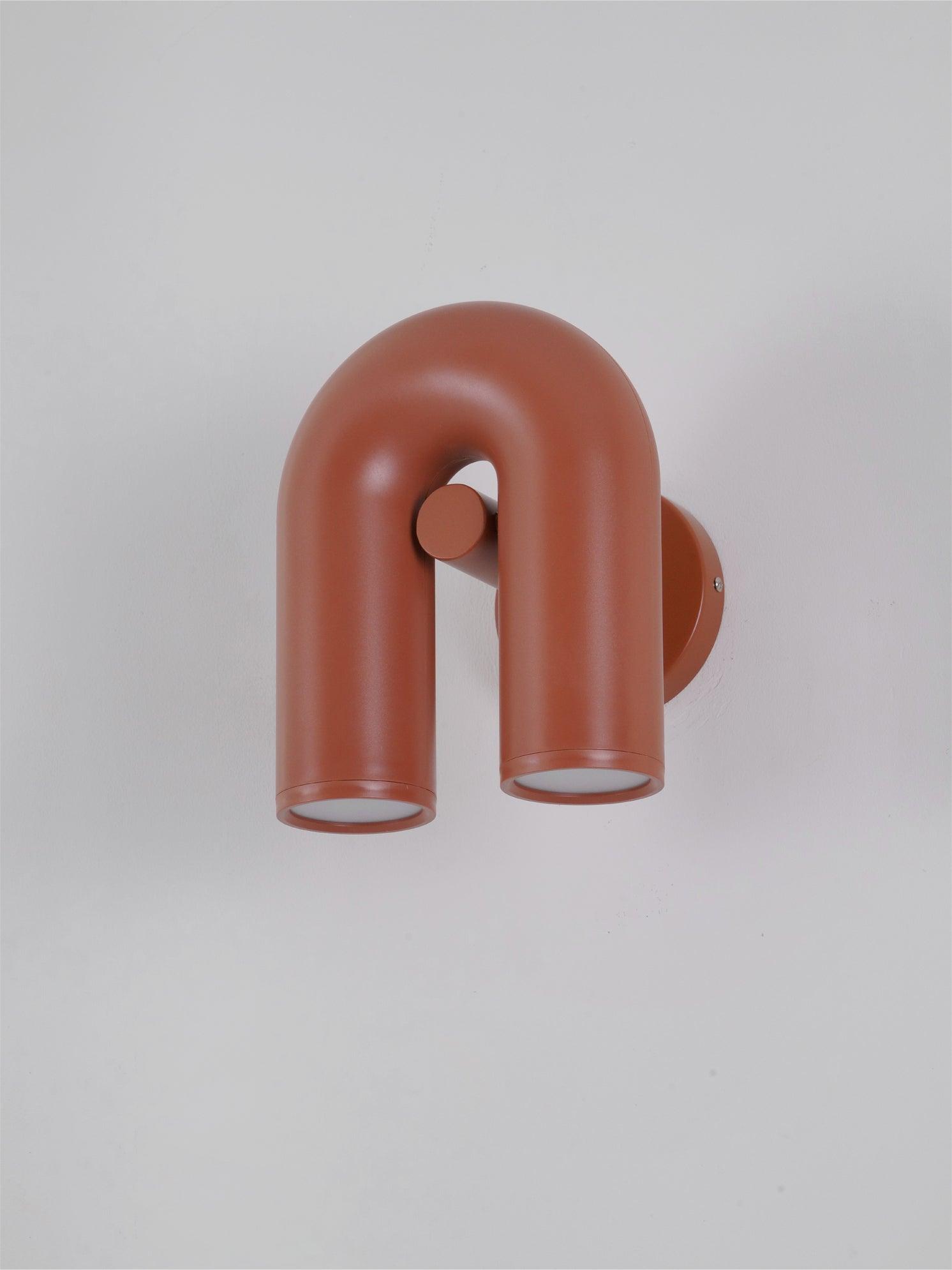 Samtida U-formad Vägglampa