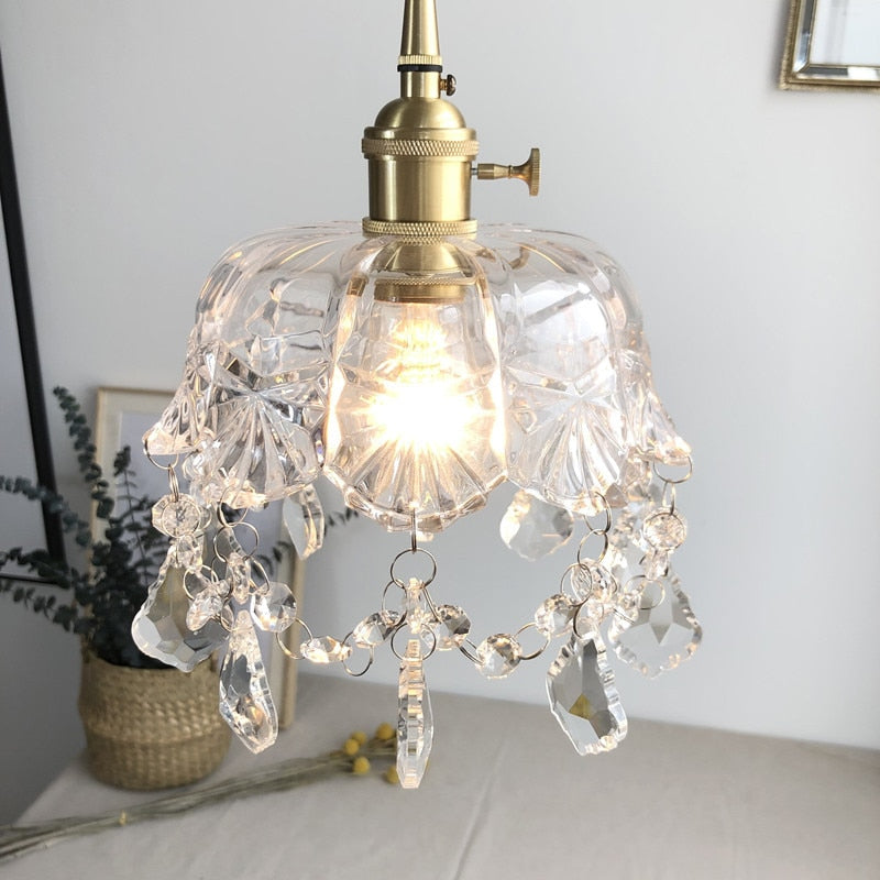 Finn Kristall Pendellampa - Elegant hängande lampa med transparenta kristaller, Högkvalitativ kvalitet, Stilfull belysning