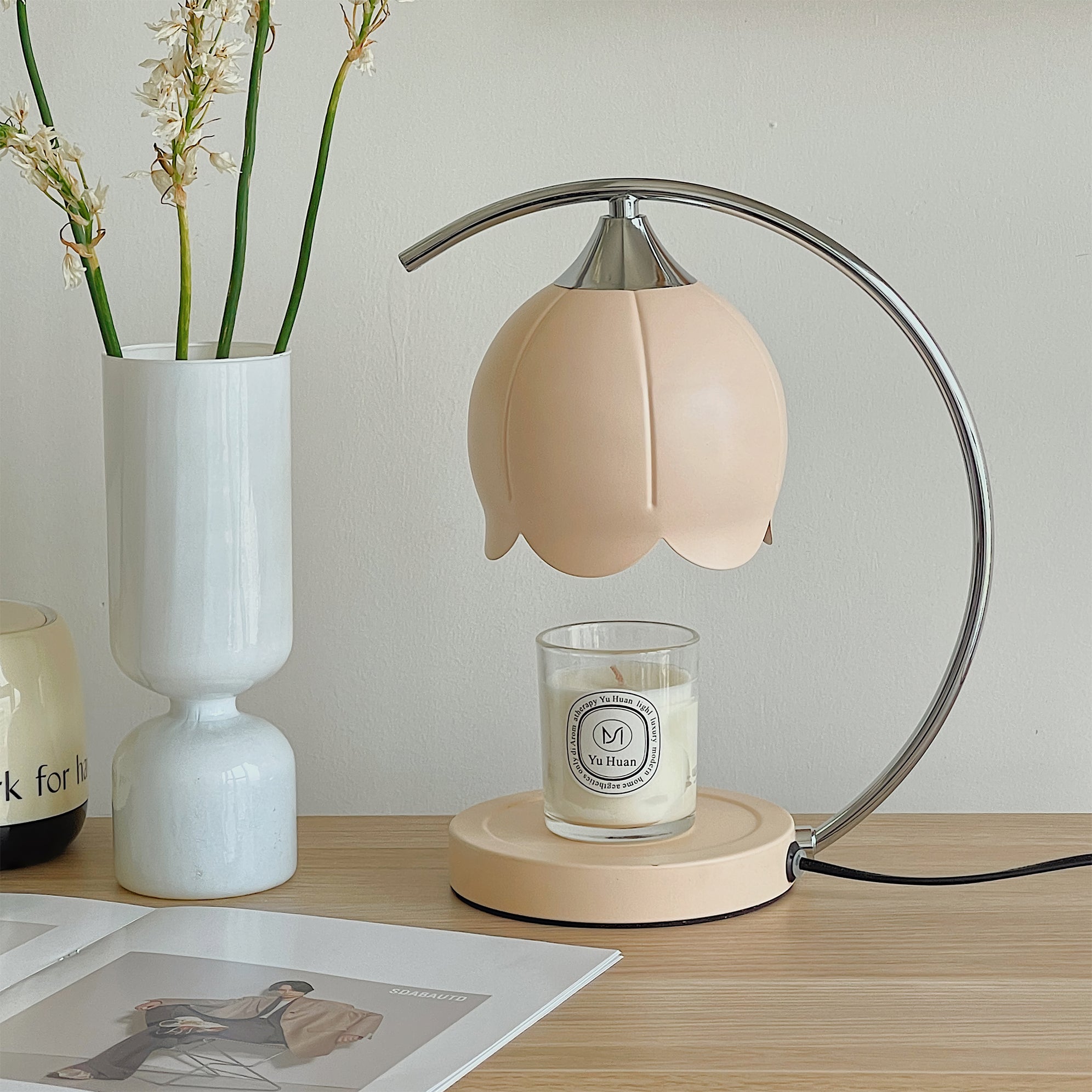 Bordslampa med ljusvaxsmältare