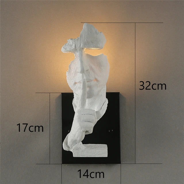 GoldenGaze - Modern Art Deco Vägglampa med Guld Ansiktsdesign