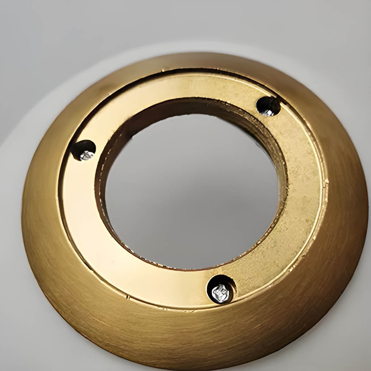 Carvallo – Lyxig Bordslampa med Modern Elegans och Glasdetaljer