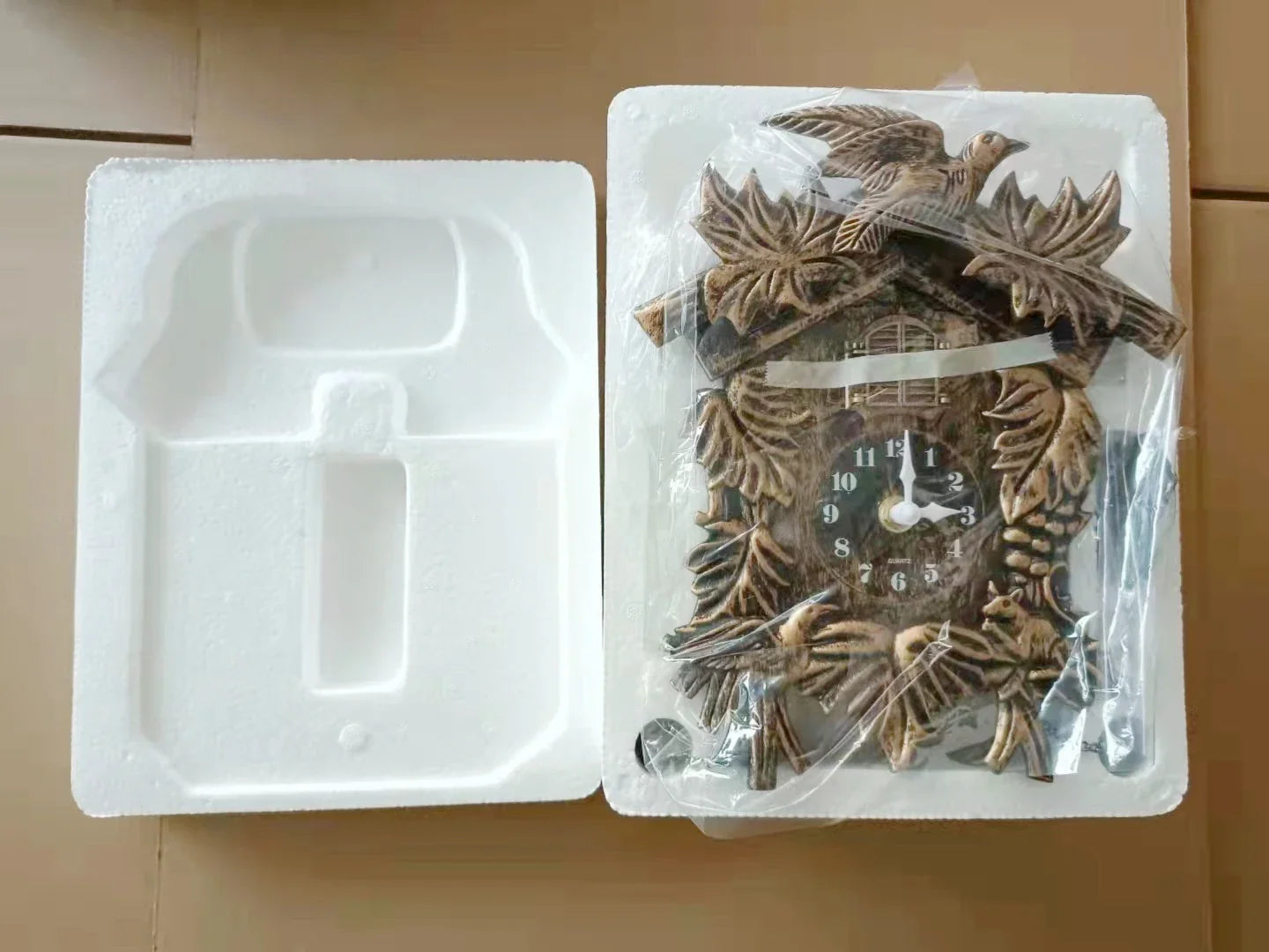 BirdTime - Klassisk Kuckarocka med Ljud och Dekorativ Design