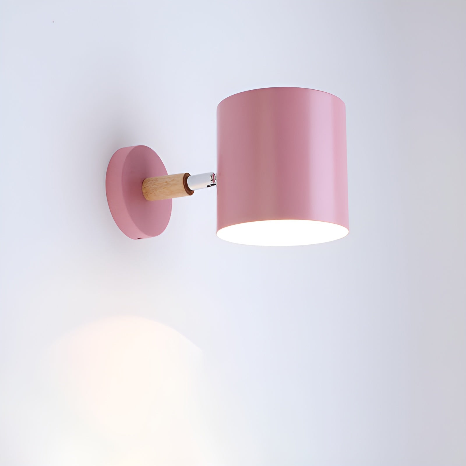 Justerbar vägglampa med pastell elegans