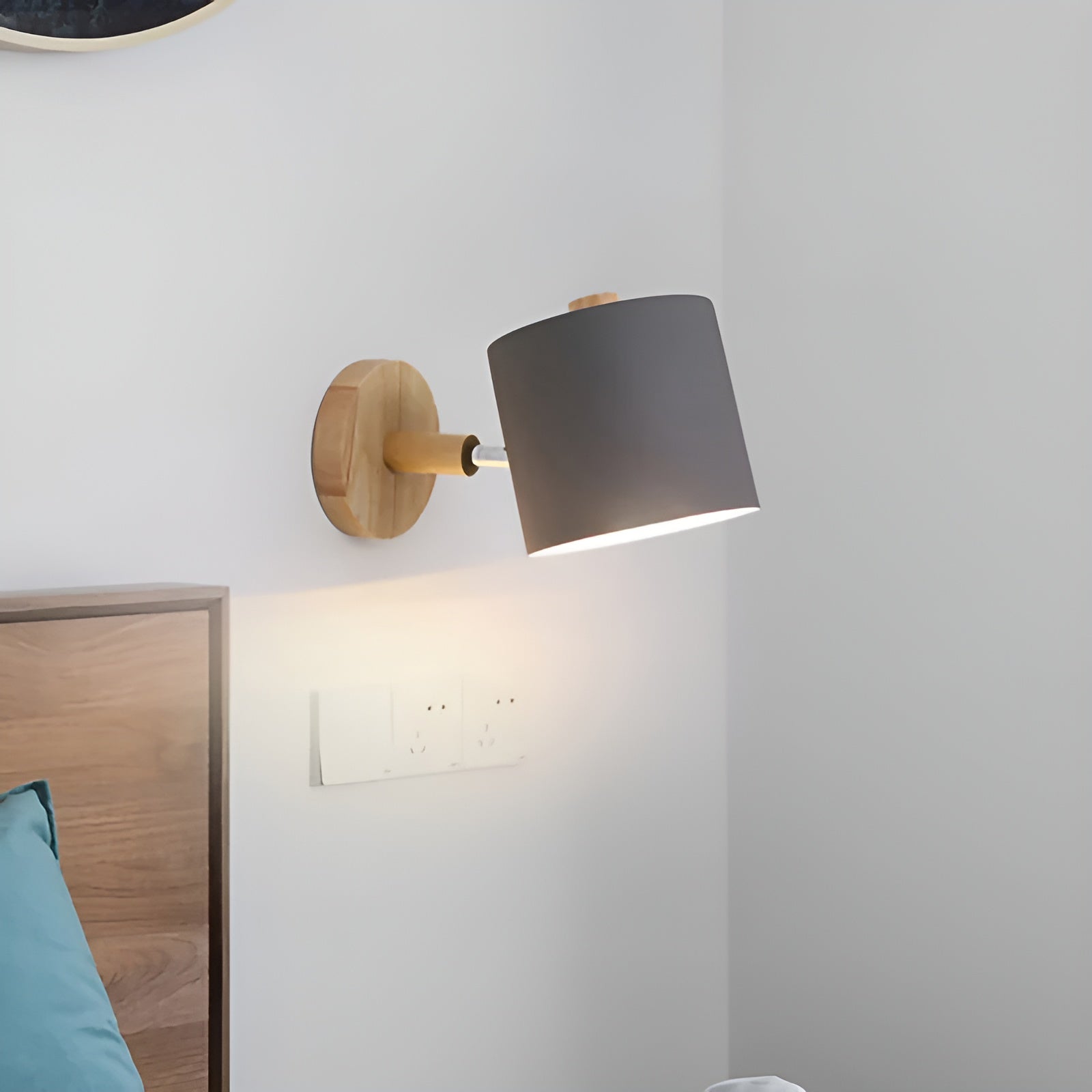 Justerbar vägglampa med pastell elegans