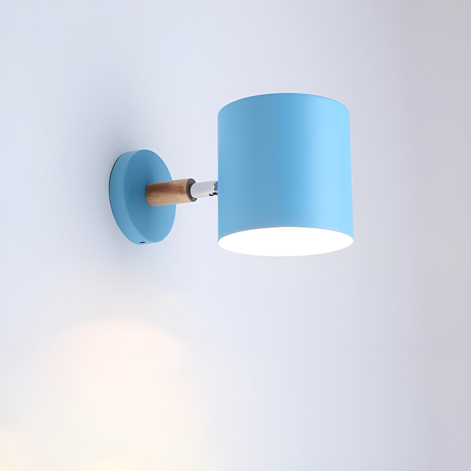 Justerbar vägglampa med pastell elegans