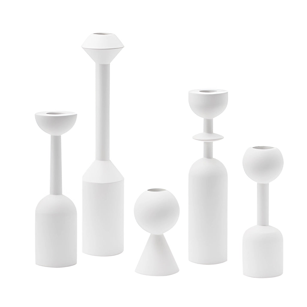 Minimalistiskt set av nordiska ljusstakar – Elegant heminredning för vardagsrum och sovrum