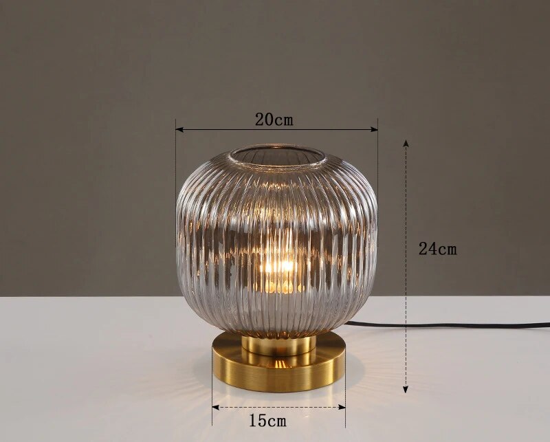 Isa Kristallbordslampa - Skandinavisk designglaslampa, modern elegant inredning