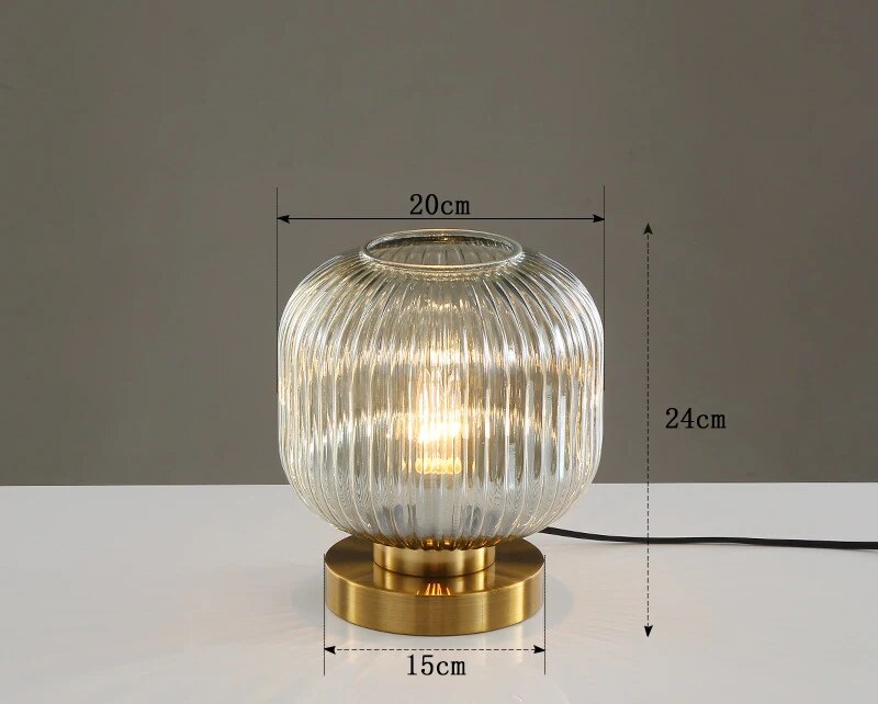 Isa Kristallbordslampa - Skandinavisk designglaslampa, modern elegant inredning