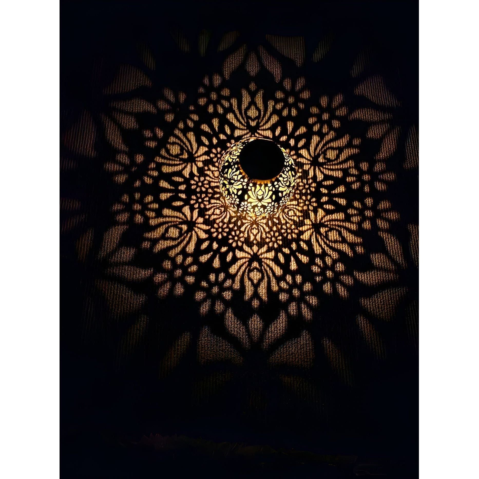 Hängande Solarlampa – Vattentät LED Pendellampa med Dekorativt Mönster