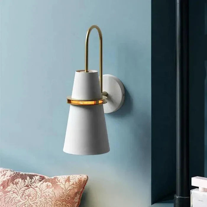 NordicGlow - Minimalist wall lamp with sleek design for modern and cozy rooms