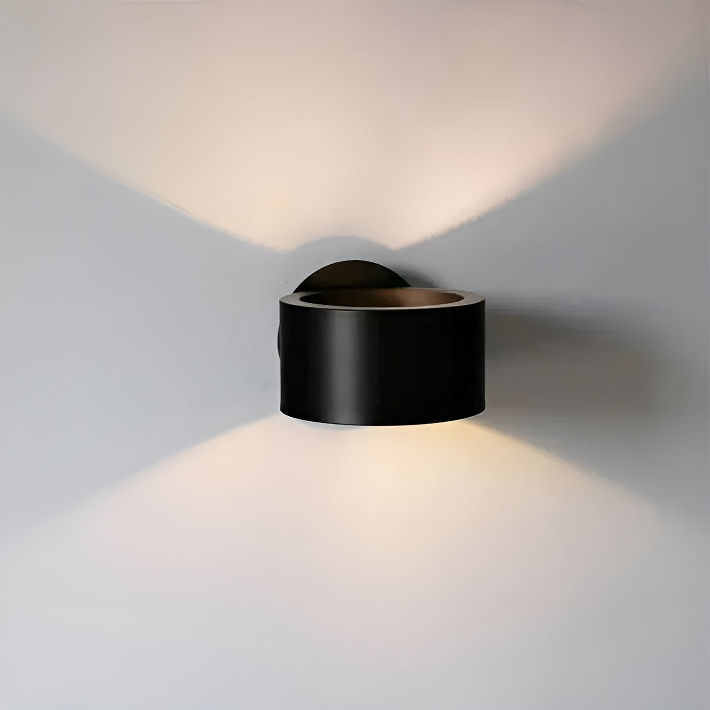 BrioGlow Light - Modern vägglampa för inomhusbruk