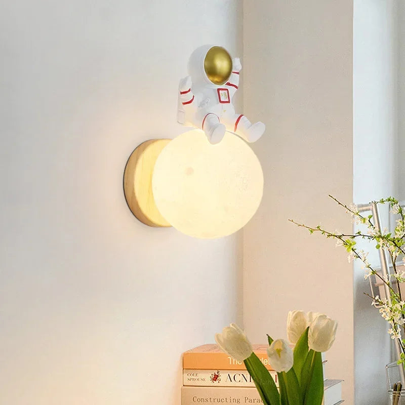 MoonGlow – Magisk månlampa med lugnande glöd och elegant design