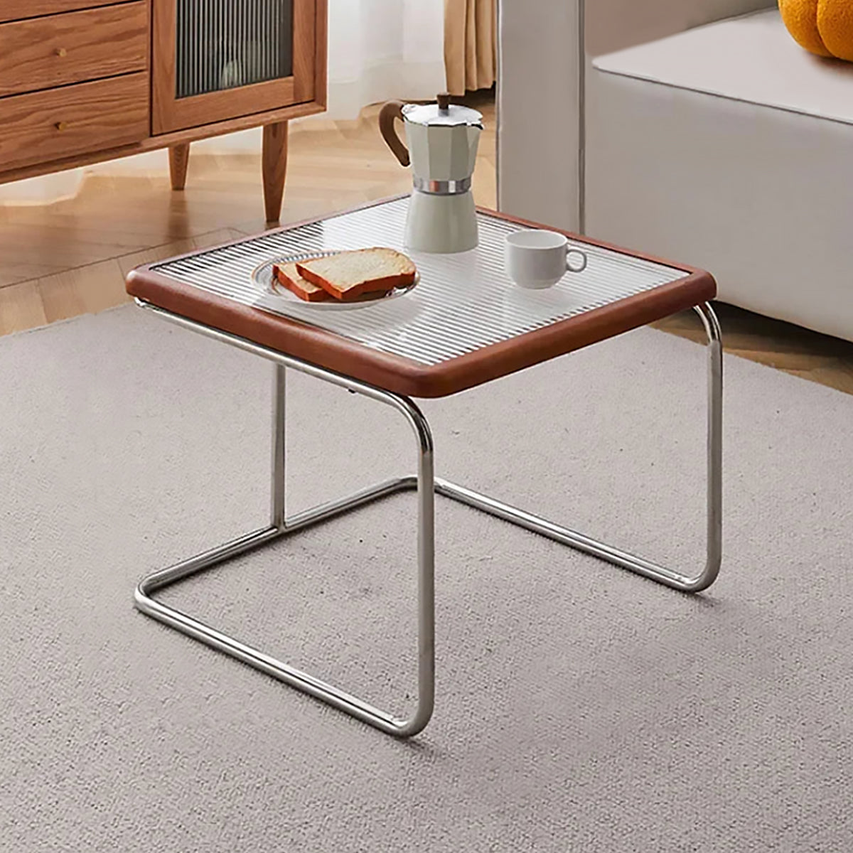 Solvia Cane | Rund soffbord av rotting med glasbordskiva i mid-century stil