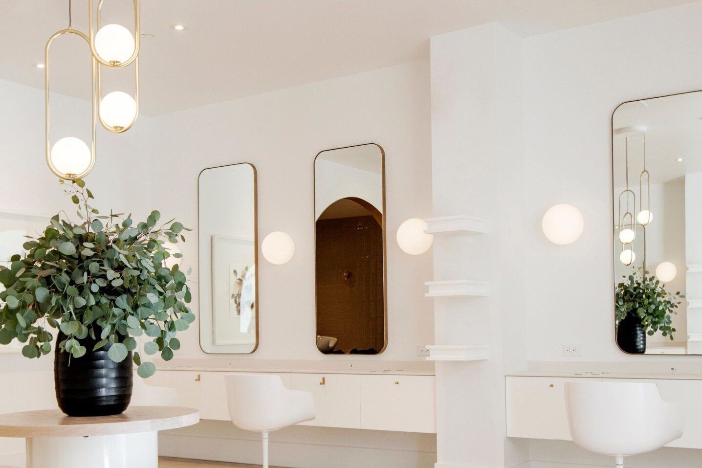 Nikki - Elegant och Modern Taklampa