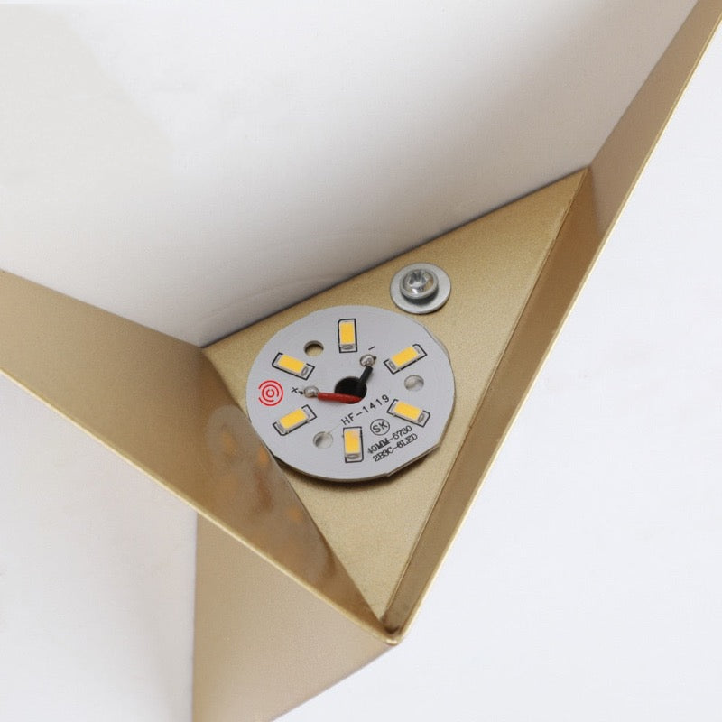 Orr Modern Minimalistisk Trefaldig LED Vägglampa Vit/Svart Metall