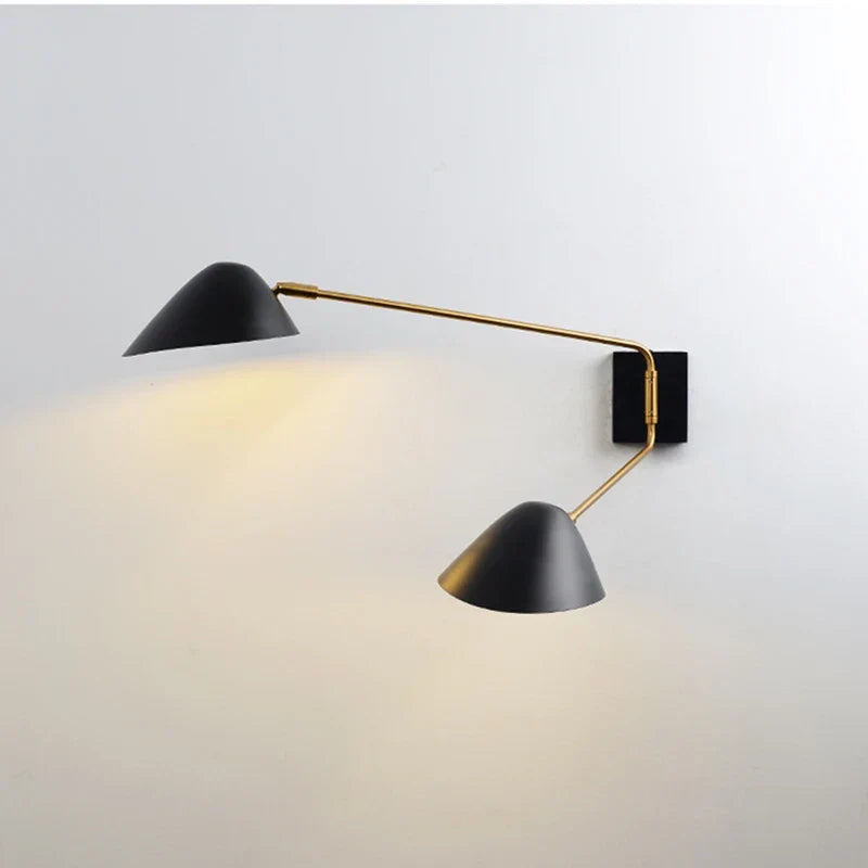 FlexGlow - Svängbar Vägglampa med Lång Arm och LED-belysning