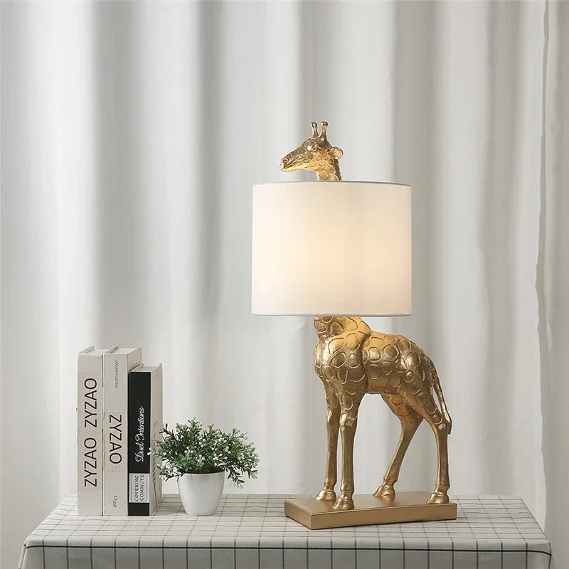 SavannaGlow - Elegant giraffbordslampa med varmt omgivande ljus