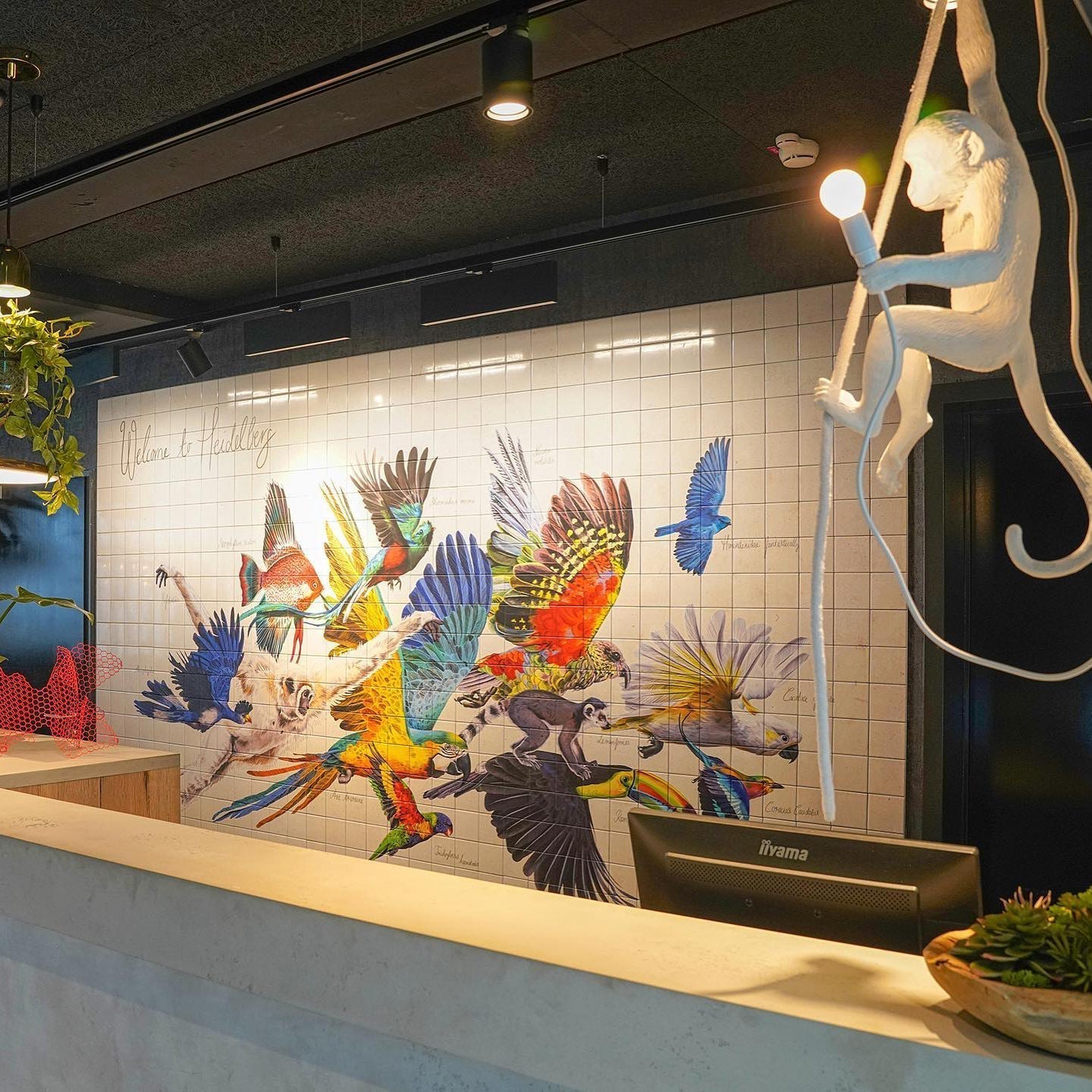 SimiaGlow – Abependantlampa med legendarisk charm och skulptural utstrålning