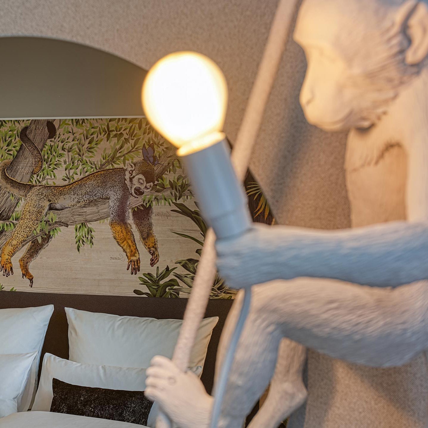 SimiaGlow – Abependantlampa med legendarisk charm och skulptural utstrålning