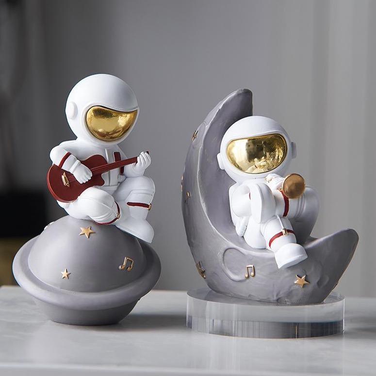 Astronaut Musik Instrument Dekor Skulptur för Hem och Kontor