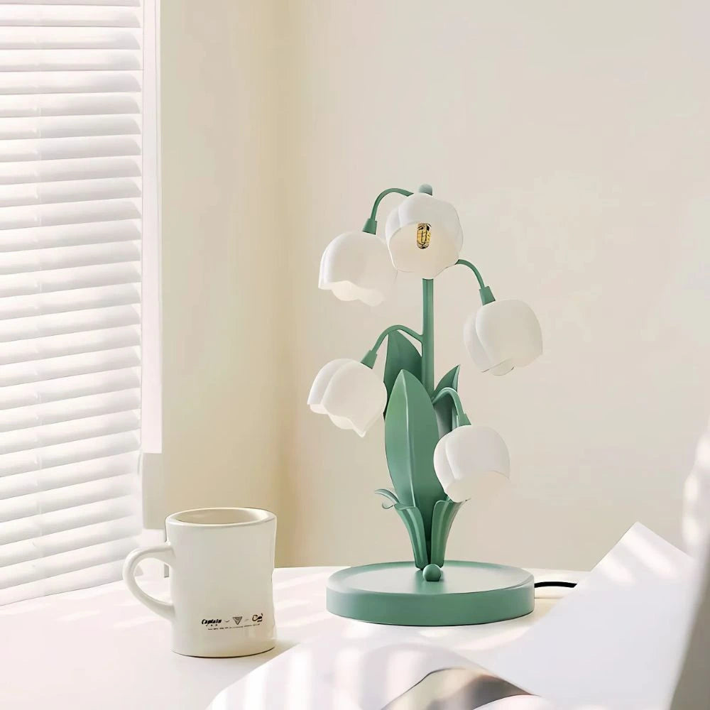 Elegant Bell Orchid Lamp med Mjuk Ljus och Metallisk Finish