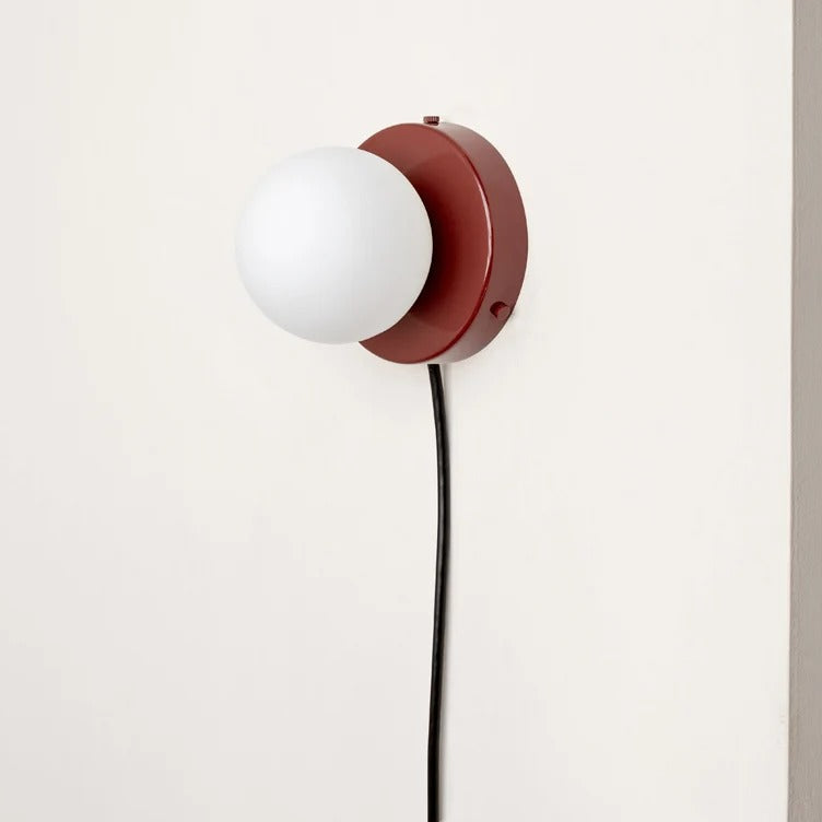 Elegant Glasvägglampa med plug-in design och LED-lampa