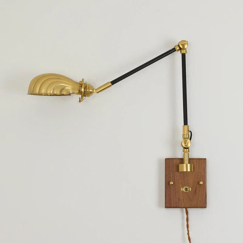 LightCraft - Justerbar Vintage Vägglampa i Mässing och Trä