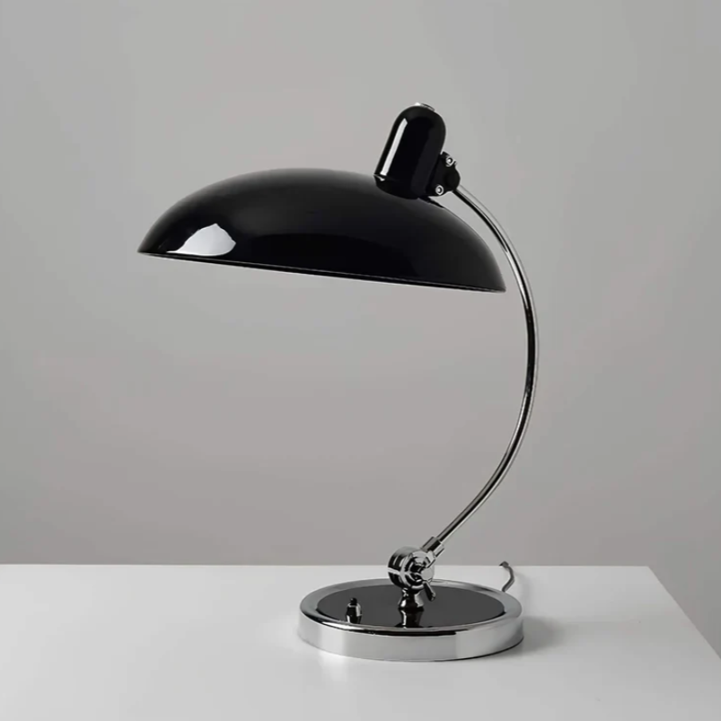 NordicGlow - Minimalistisk skandinavisk bordslampa med elegant design för vilket rum som helst