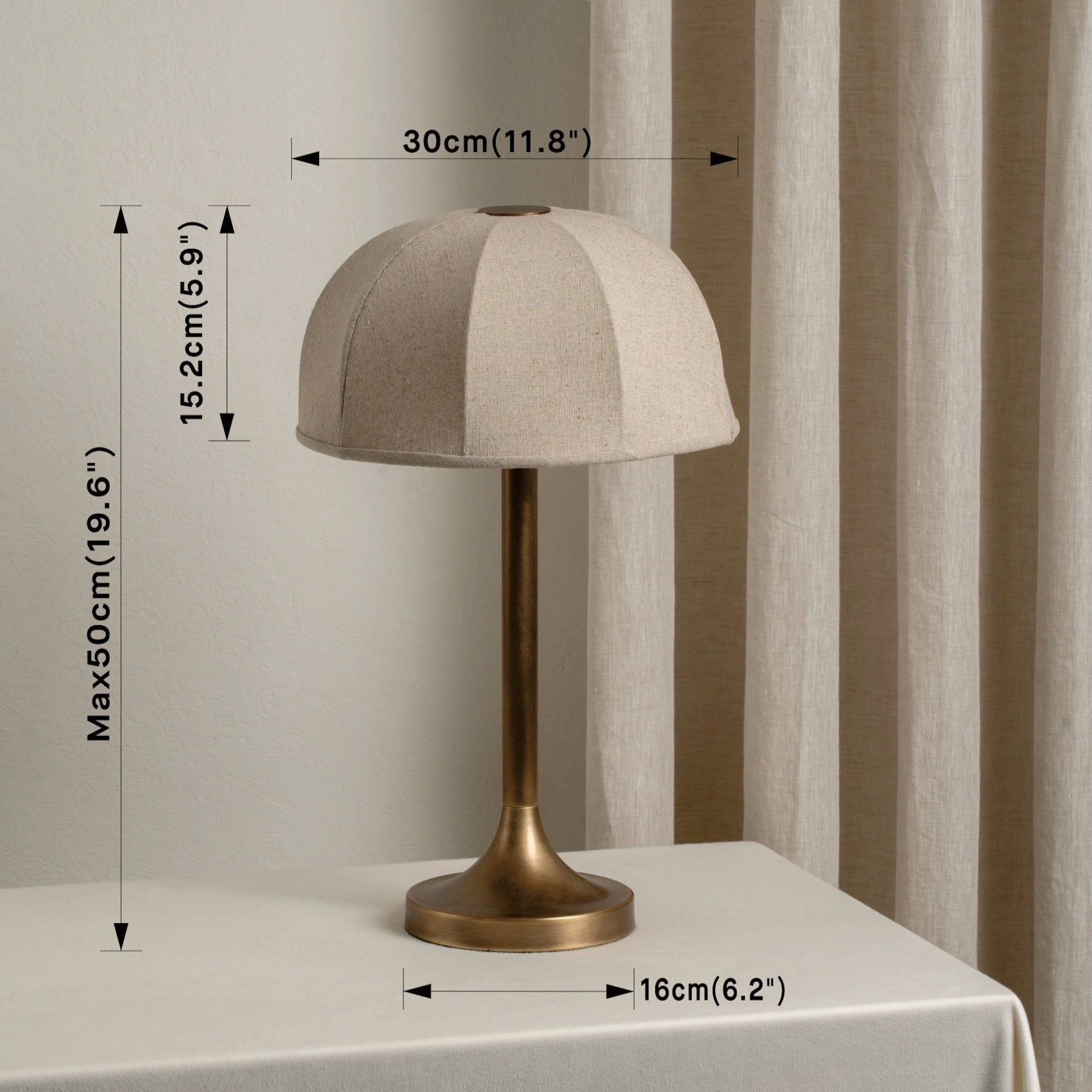 Ottino Bordlampa | Art Deco Sänglampa | Åldrad Mässing & Linne | Elegant Accentljus | Brick by Brick