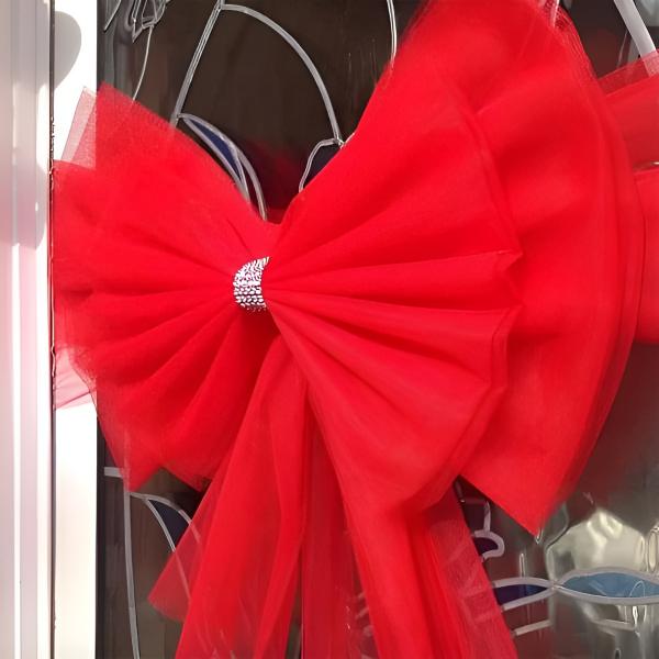 Festlig Röd Slips - Perfekt för Din Dörr