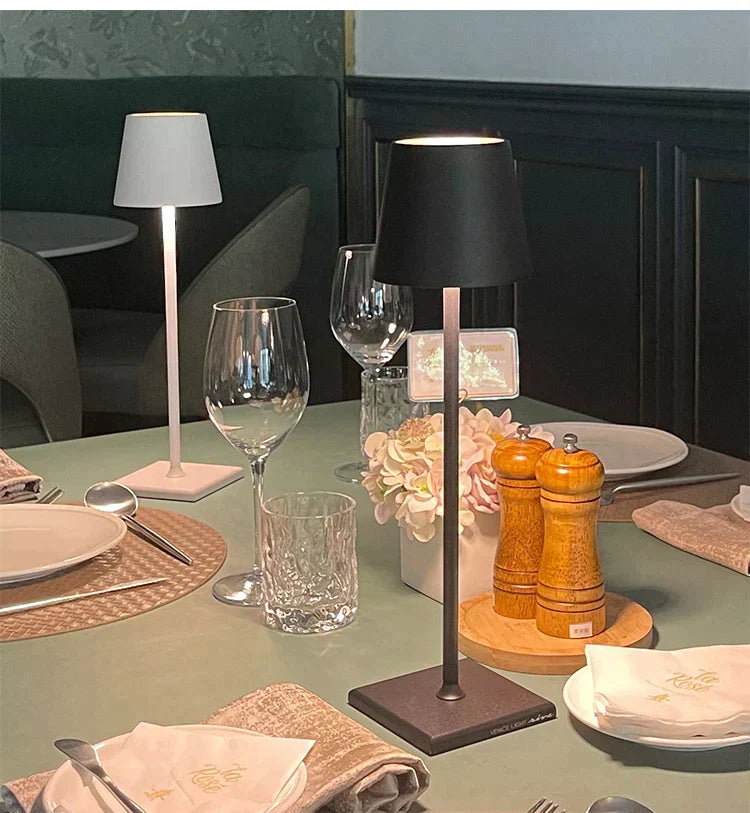 Trådlampuppladdningsbar LED Bordslampa