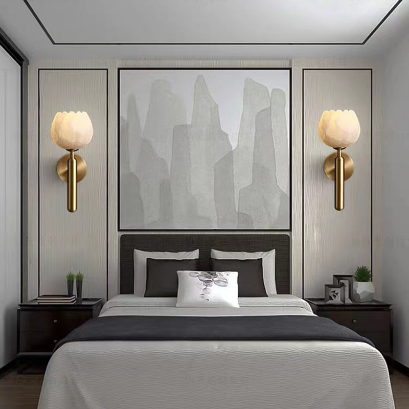 RoseMarble – Elegant vägglampa med romantisk blomsterglöd