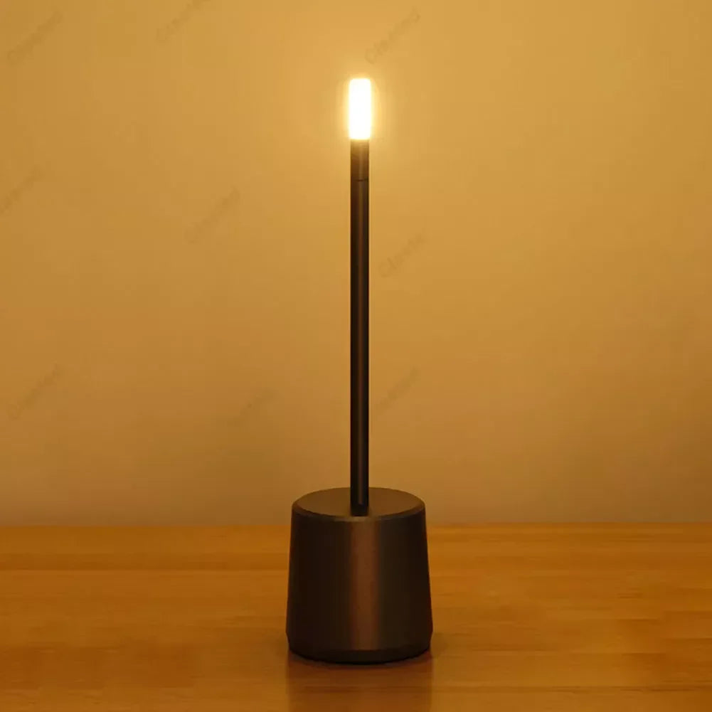 Carvallo – Lyxig LED Bordslampa med Steglös Dämpning och Elegant Kristallskärm