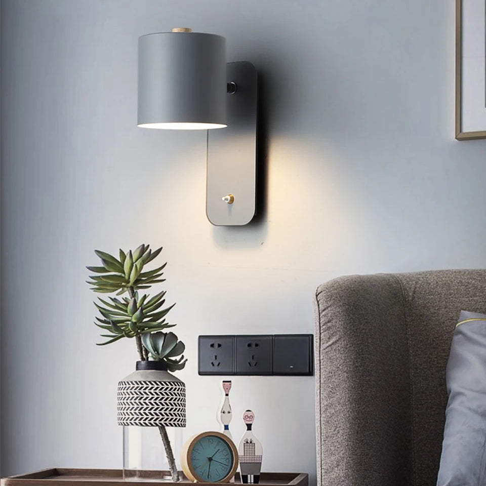 Justerbar Nordisk Vägglampa med Rotabel Sconcelampa och Integrerad Strömbrytare – Inomhus Vägglampor för Heminredning