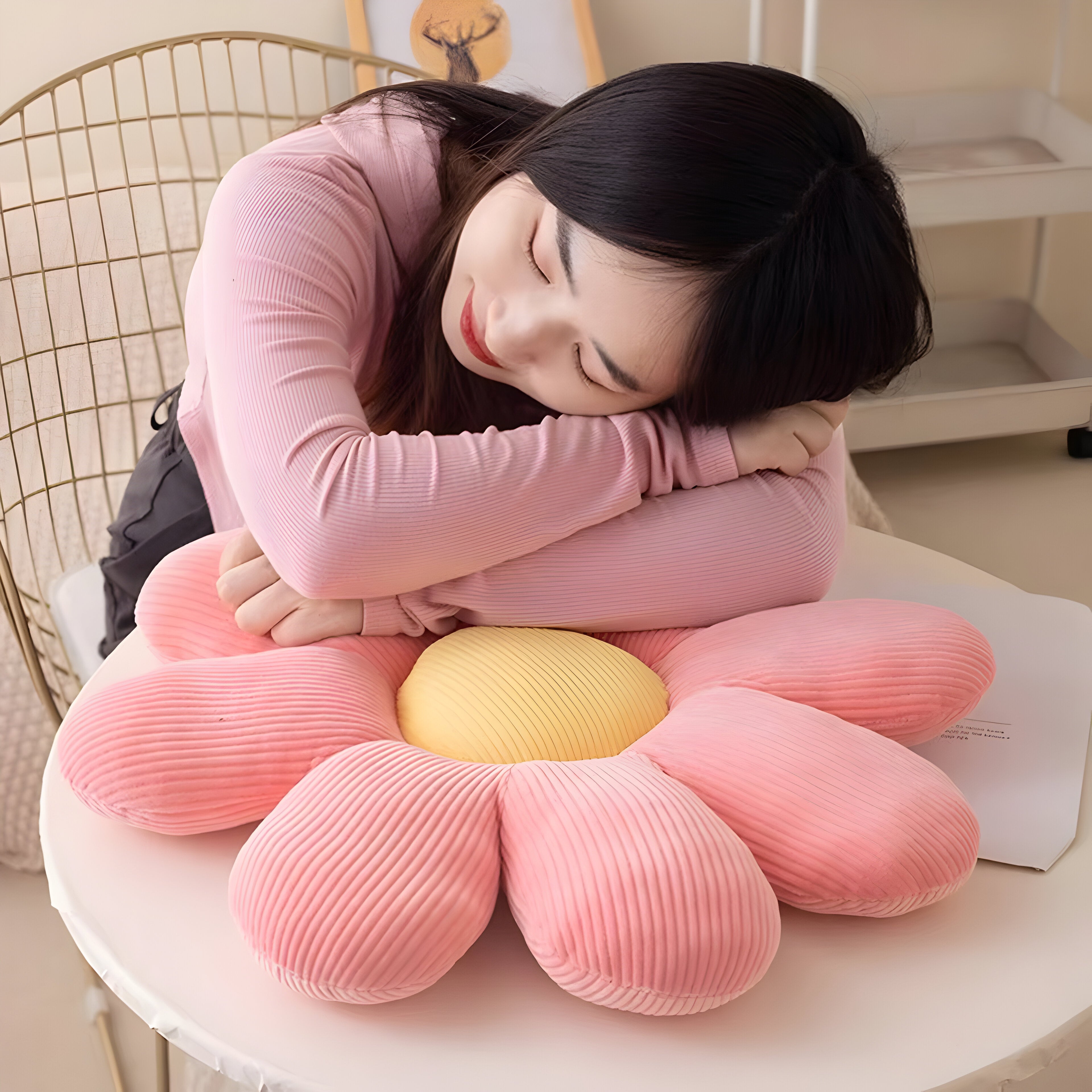 FloraDream Kudde - Mjukt Kudde med Sex Blommor Petal