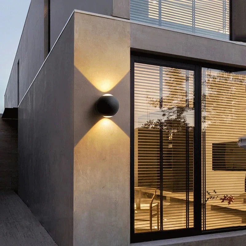 Metallboll Vägglampa