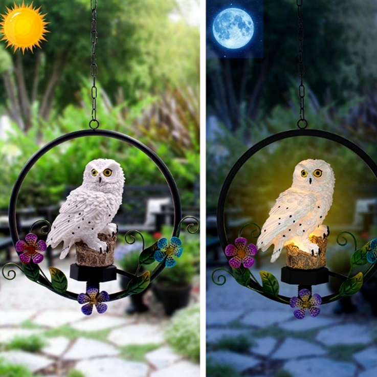 OwlGlow – Rustik solcelldriven trädgårdshänglampa med realistisk uggledesign