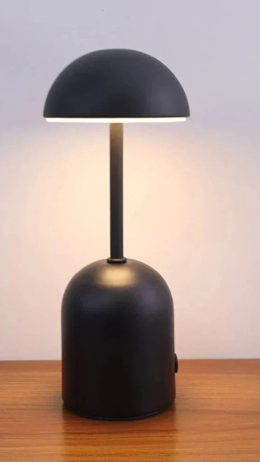 GlowLuxe - Bärbar Dimbar Bordslampa – LED Metalldesign för Stämningsfull Belysning