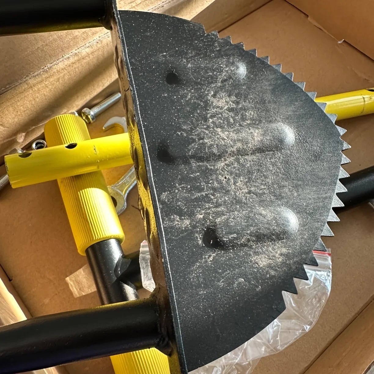 Carvallo Gräskantskärare | Halvmåne-design med vågslipning | Handverktyg för rena gräskanter och rabatter