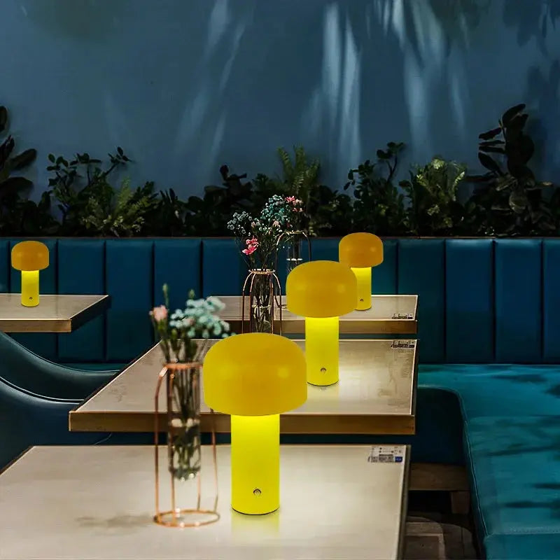 Carvallo - LED Sänglampa i Flera Färger med USB Laddning