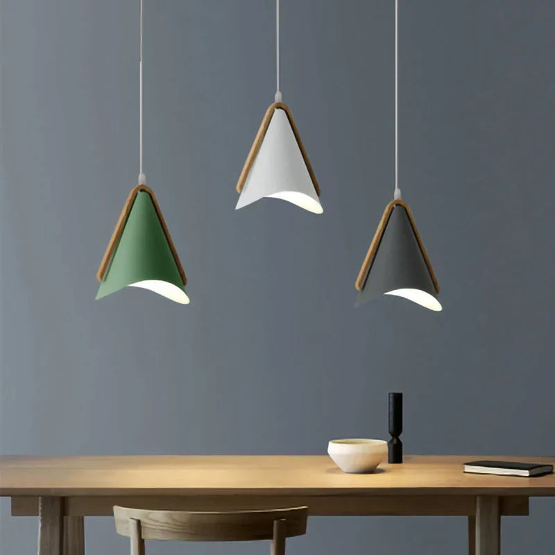 NovaLume – Modern taklampa med elegant, minimalistisk design och praktisk funktionalitet