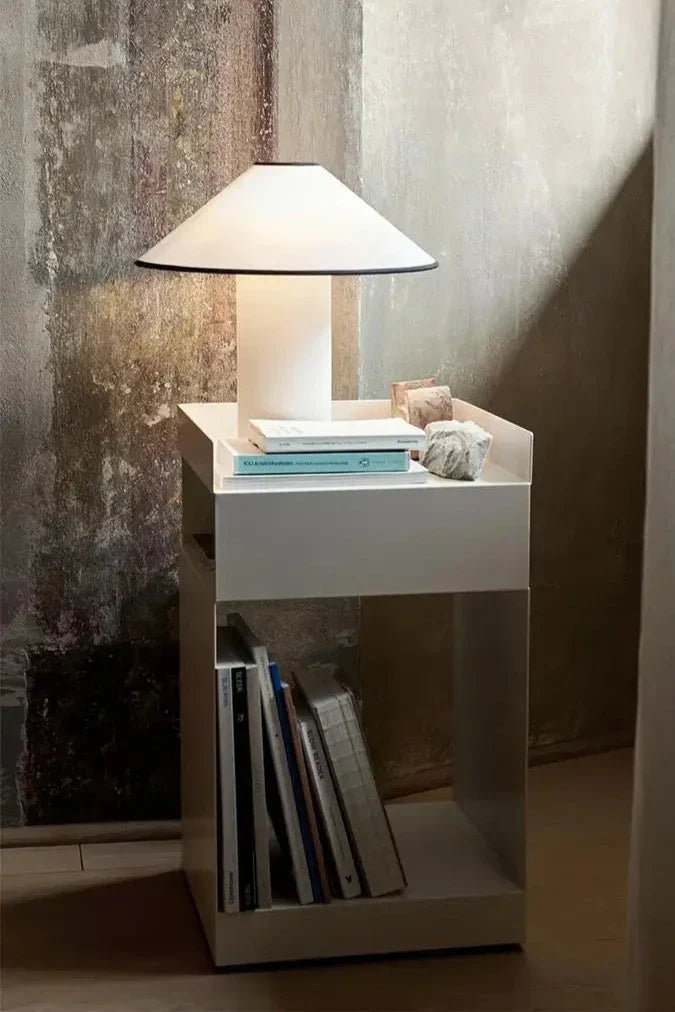 Arket Fold | Metall-sidobord i dansk origami-design