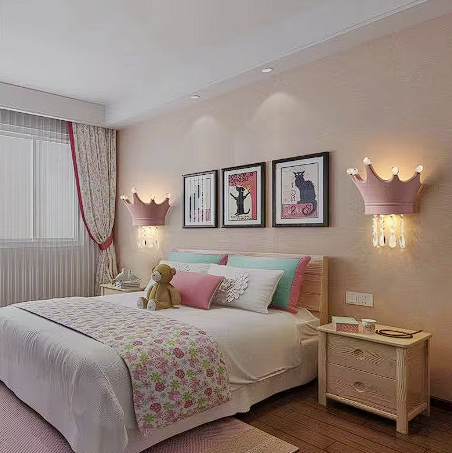 RegalGlow - Smart krona vägglampa för förtrollande barninredning