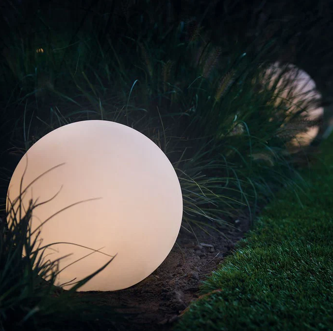 Rund trädgårdslampa