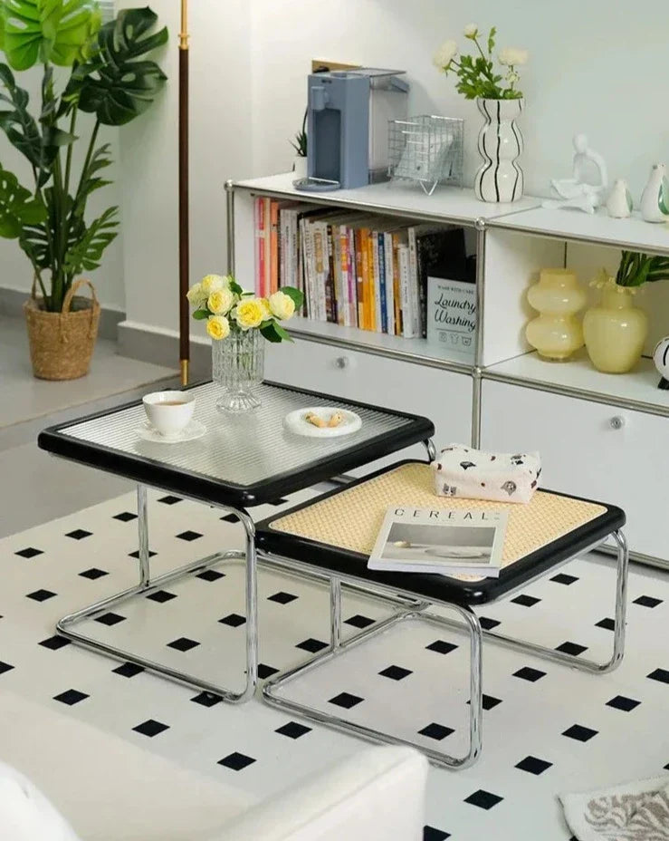 Solvia Cane | Rund soffbord av rotting med glasbordskiva i mid-century stil