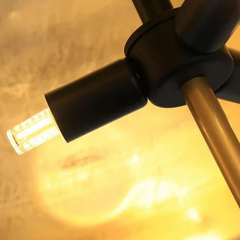 Solano Coyote Golvlampa – Lyxig trebentlampa med guldskärm i modern design