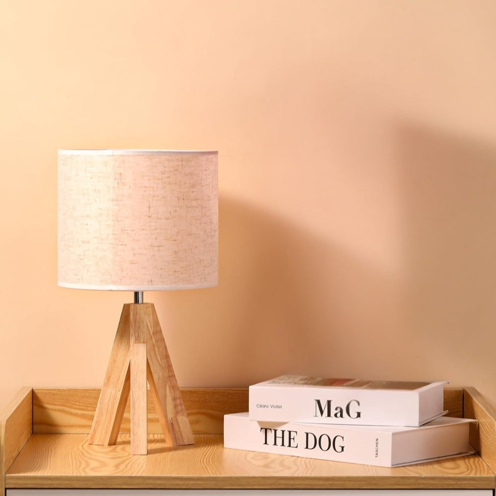 Solara Minimalist Tripod Bordslampa