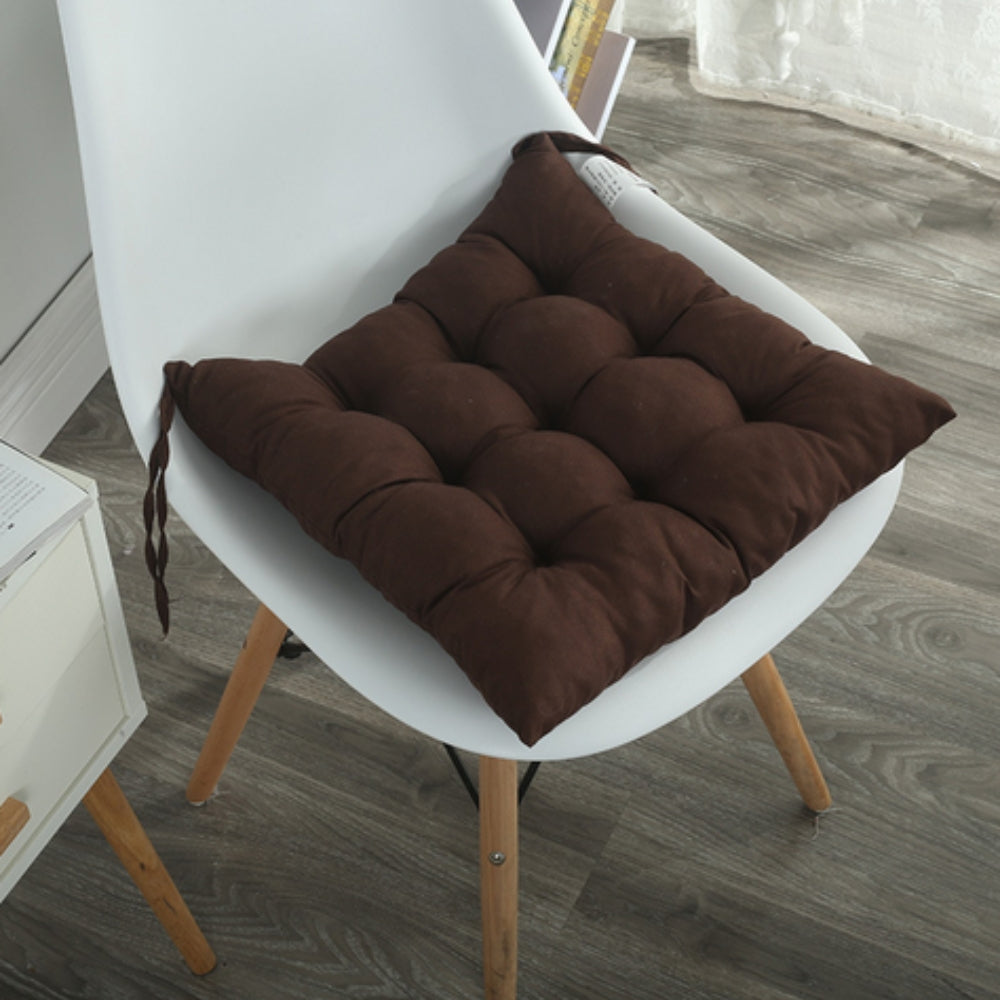 Livliga knappklädda stoppade kuddar