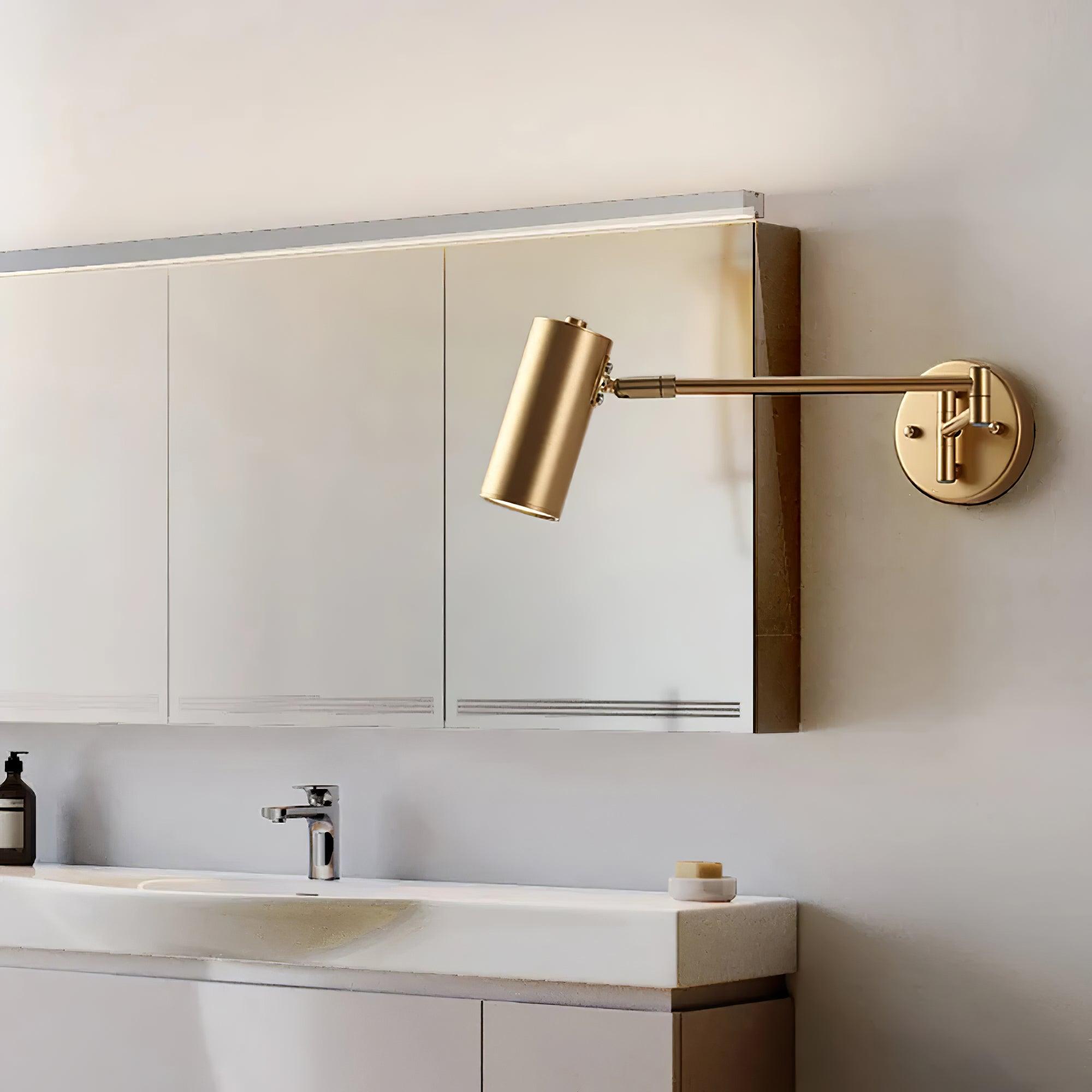 Justerbar svingarm vägglampa